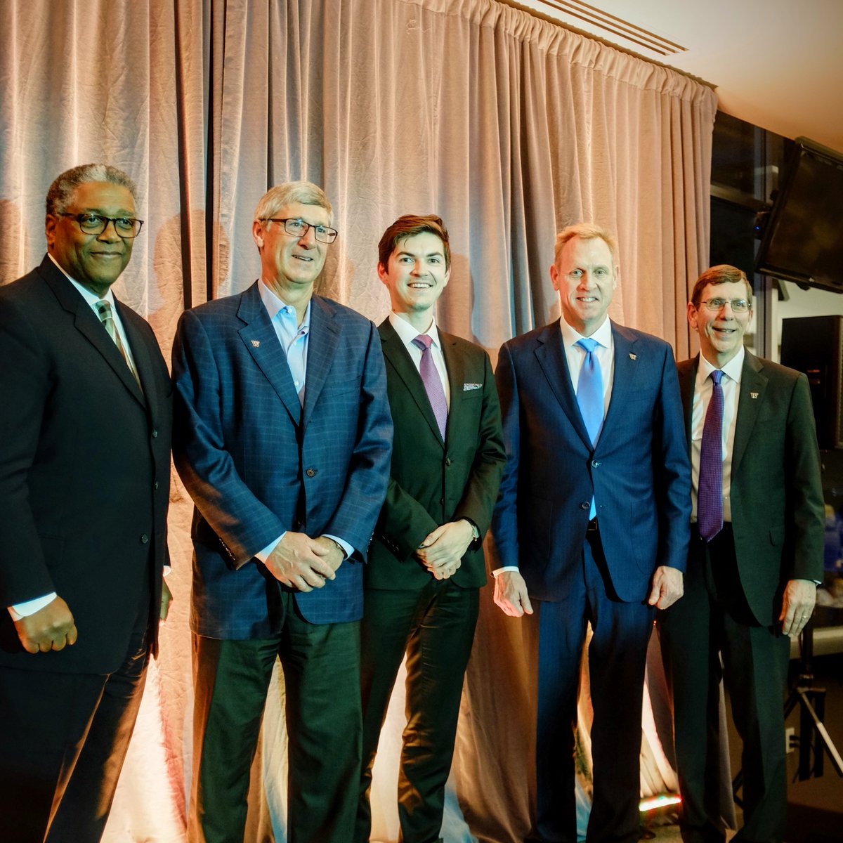 Media from tweet 1129823490364923905