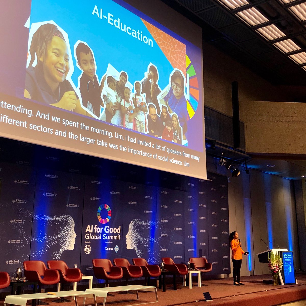 Media from tweet 1134080033142632448